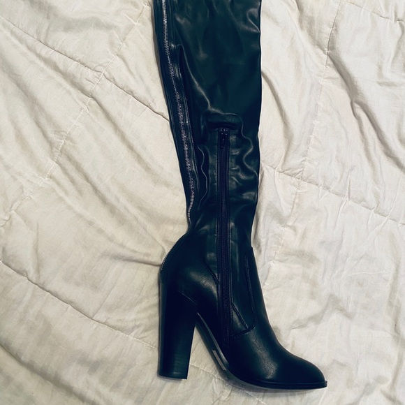 Black Leather Aldo Heel Boots - Picture 3 of 10